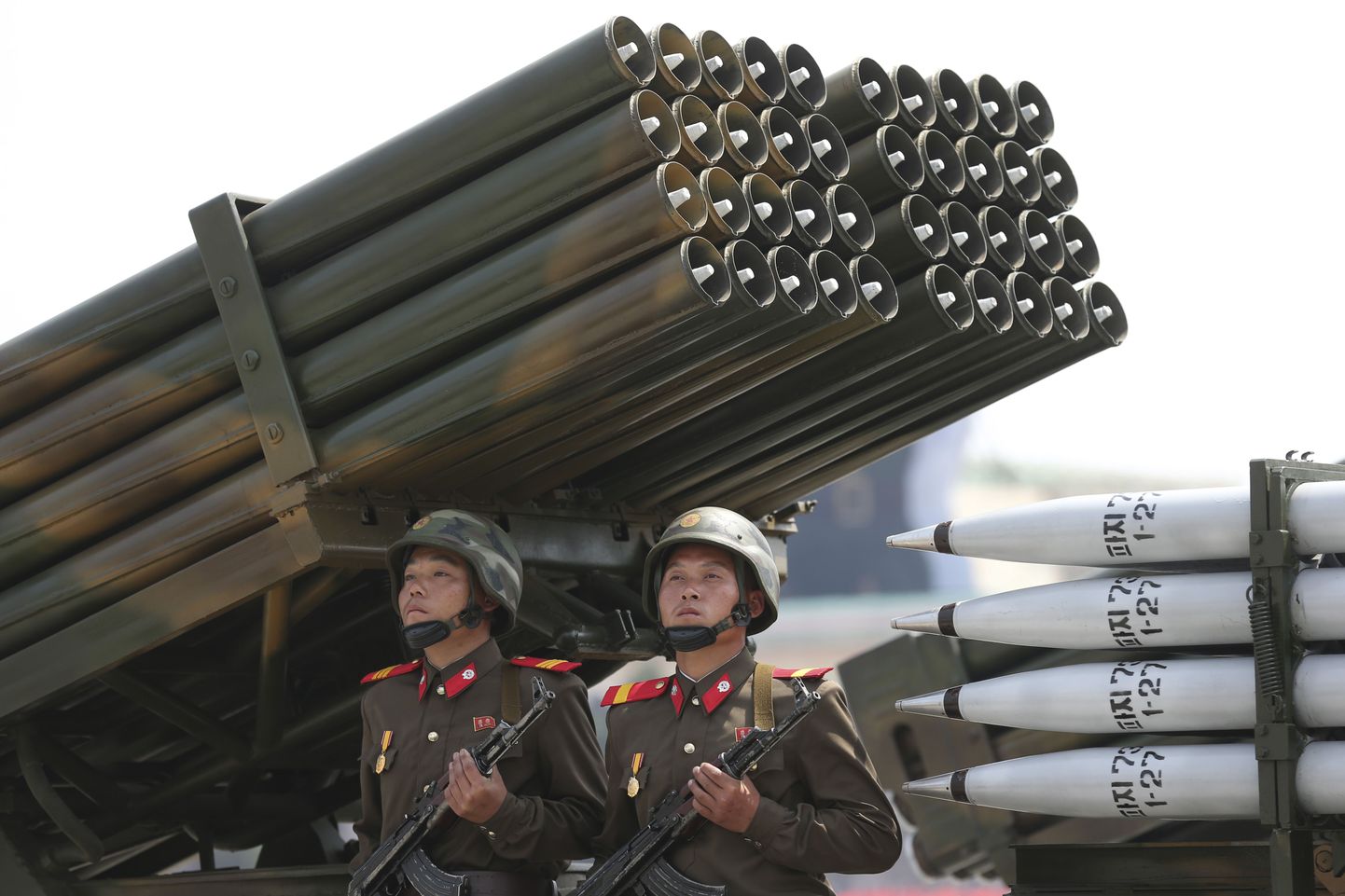 Põhja-Korea sõdurid paraadil.