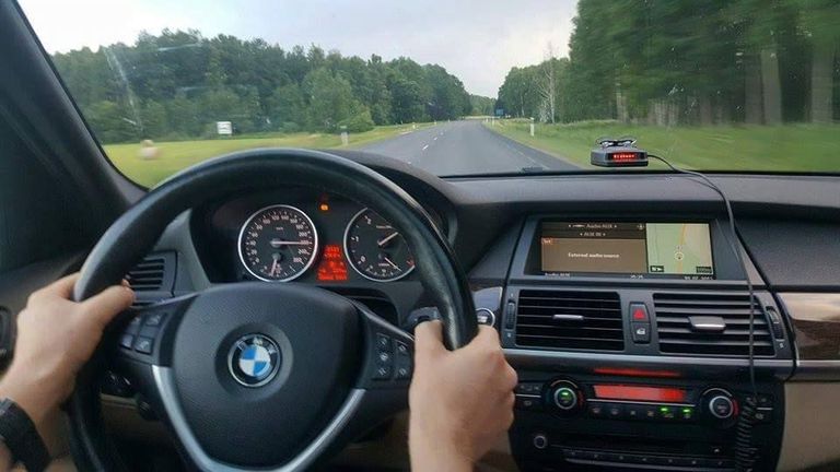 Weekend Festival Balticu lehele postitatud foto. BMW kiirus on 220 km/h. Foto: Facebook
