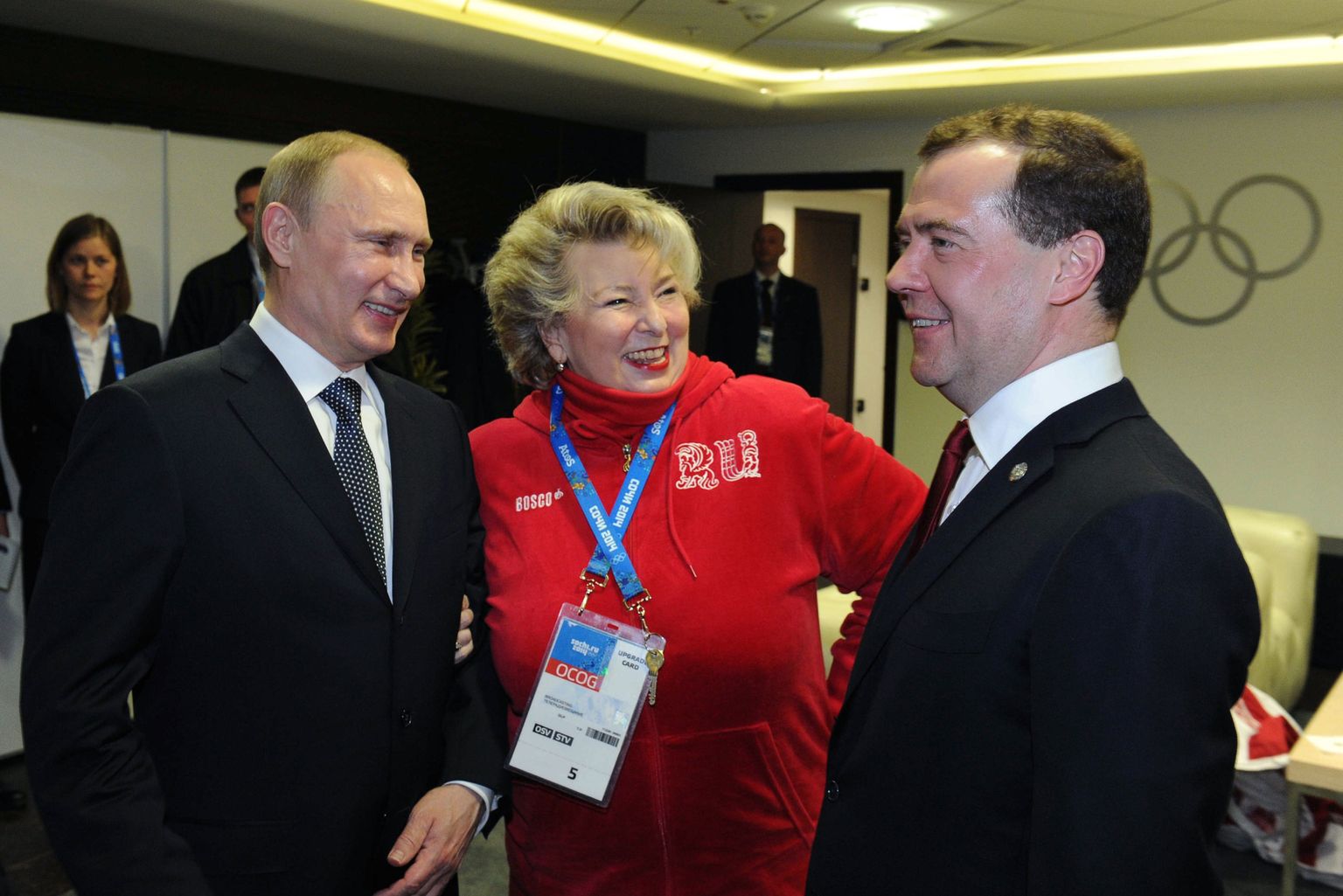 Tatjana Tarasova koos Vladimir Putini (vasakul) ja Dmitri Medvedeviga.