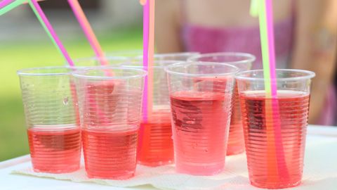 Uus seadus kaotab magustatud joogid lasteaialaste toidulaualt