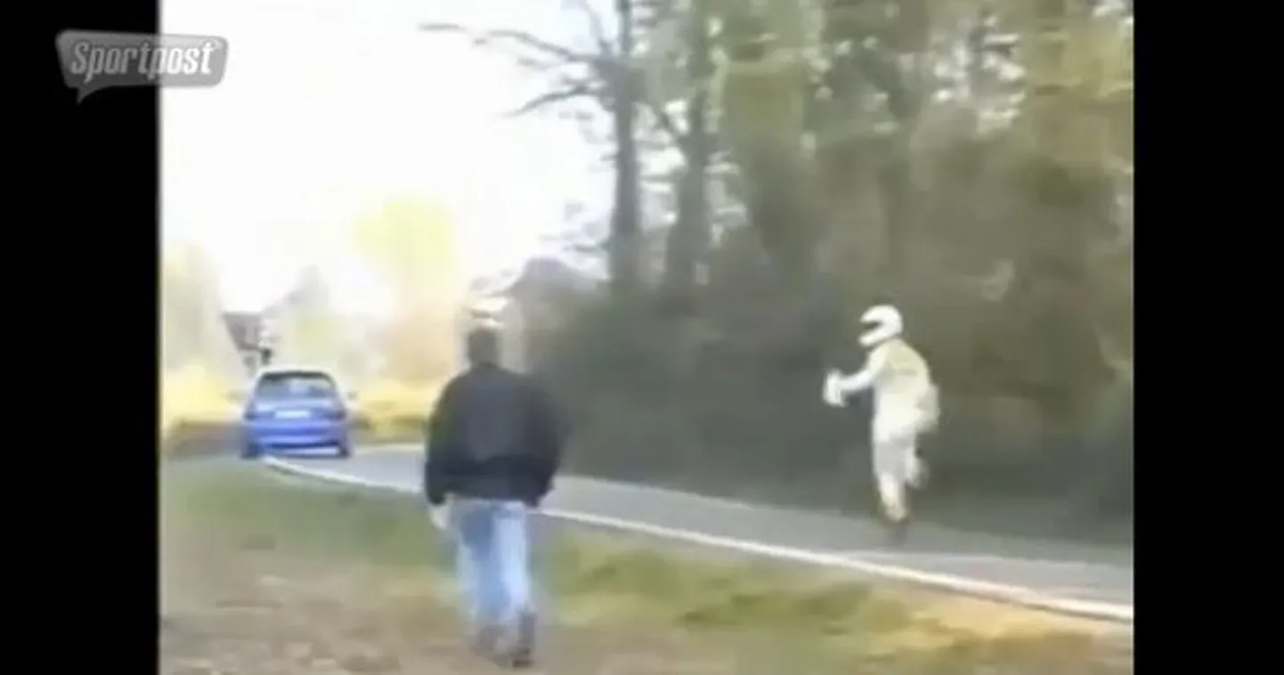Rallisõitja unustas oma kaardilugeja maha.