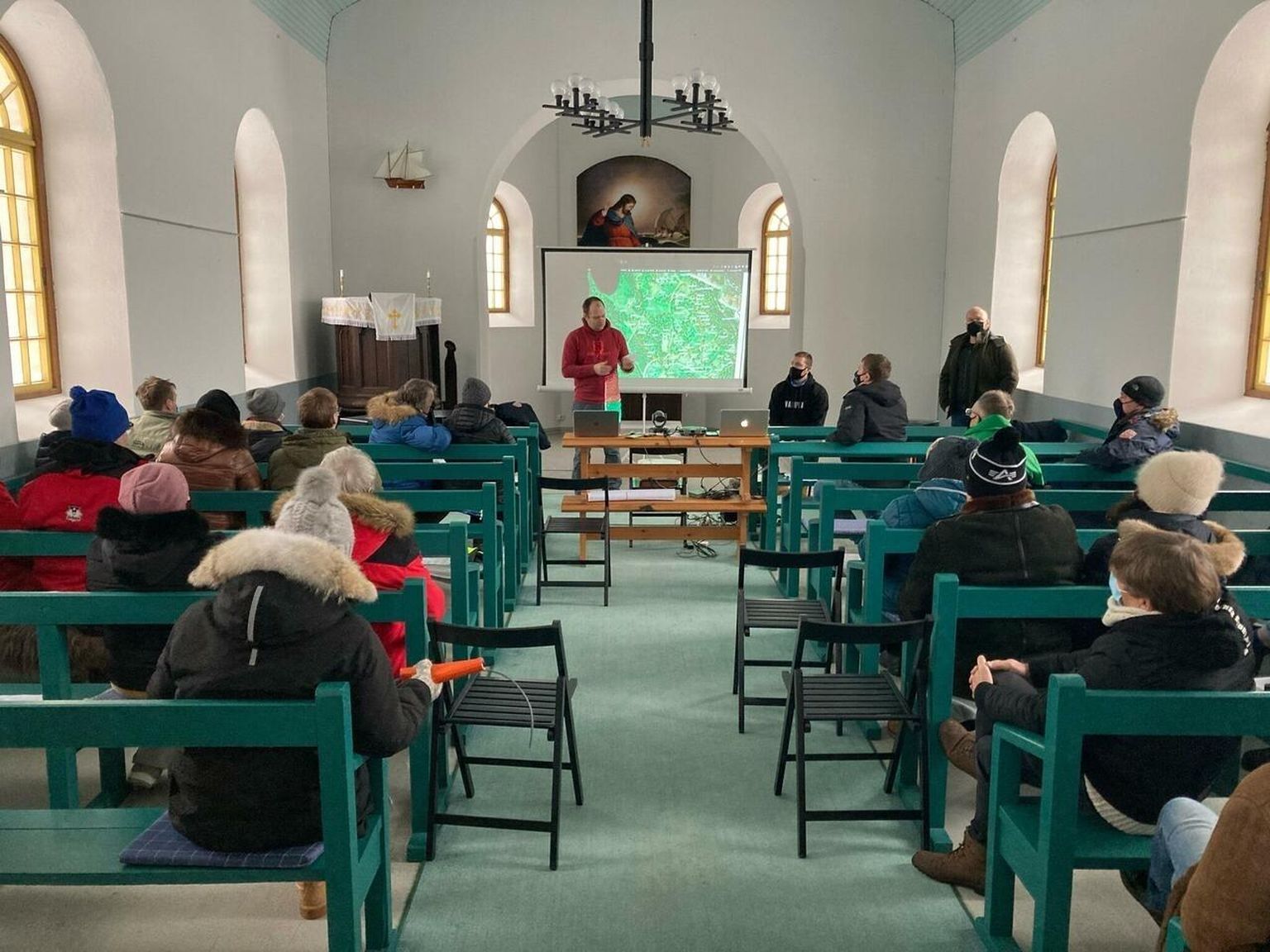 Infotund toimus Vainupea kabelis. Soovijad said koosolekust osa võtta ka veebisilla vahendusel.
