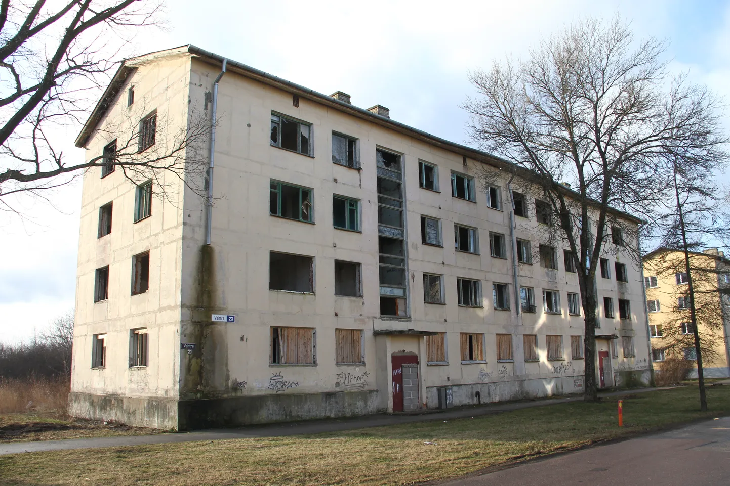Заброшенный дом на ул. Вахтра в Кохтла-Ярве