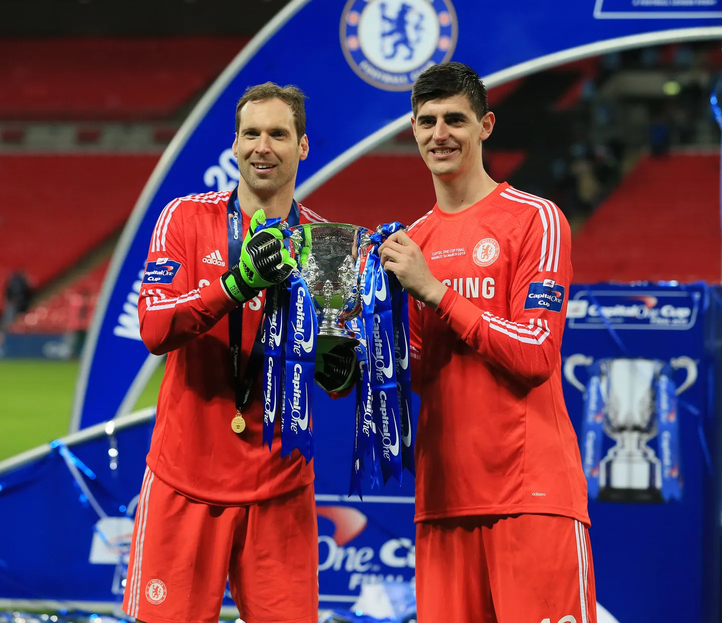 Petr Cech (vasakul) ja Thibaut Courtois.