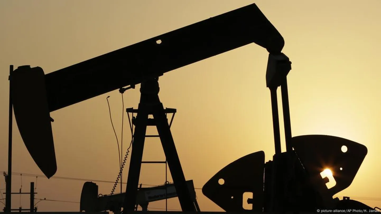 Добыча нефти (иллюстративное фото).