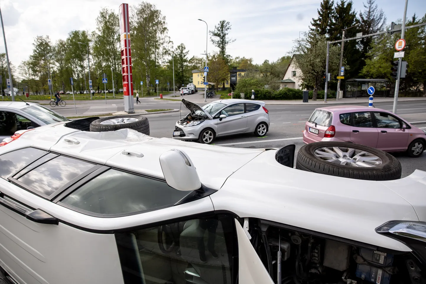 Avarii Pääsküla bussipeatuse juures