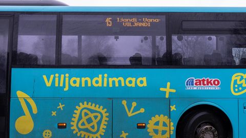 Kaheksa aastat tagasi sõlmitud leping hoiab Viljandimaa bussid veel ühe aasta liinil