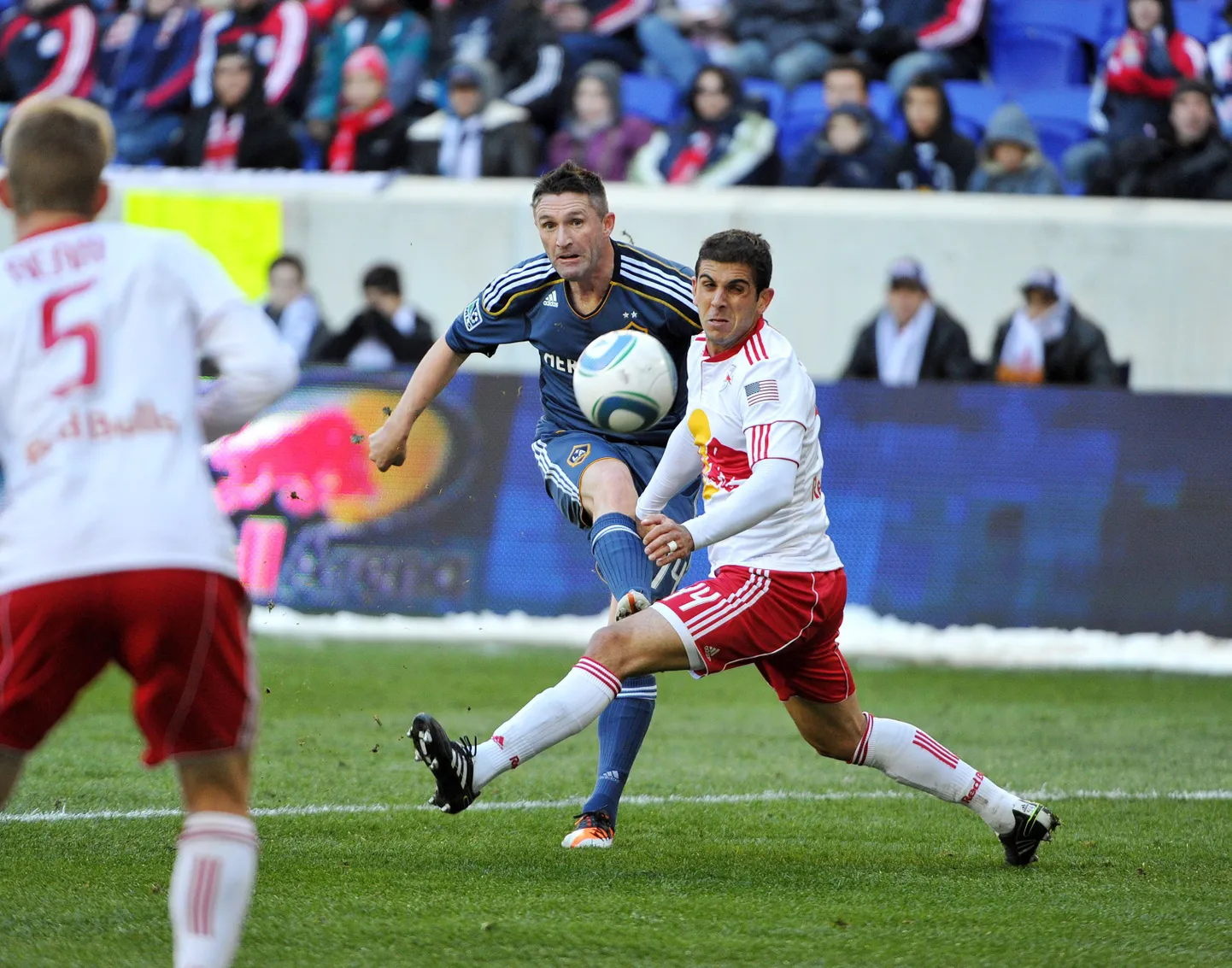 Iirimaa koondislane ja Los Angeles Galaxy ründaja Robbie Keane on lasknud teele pommlöögi