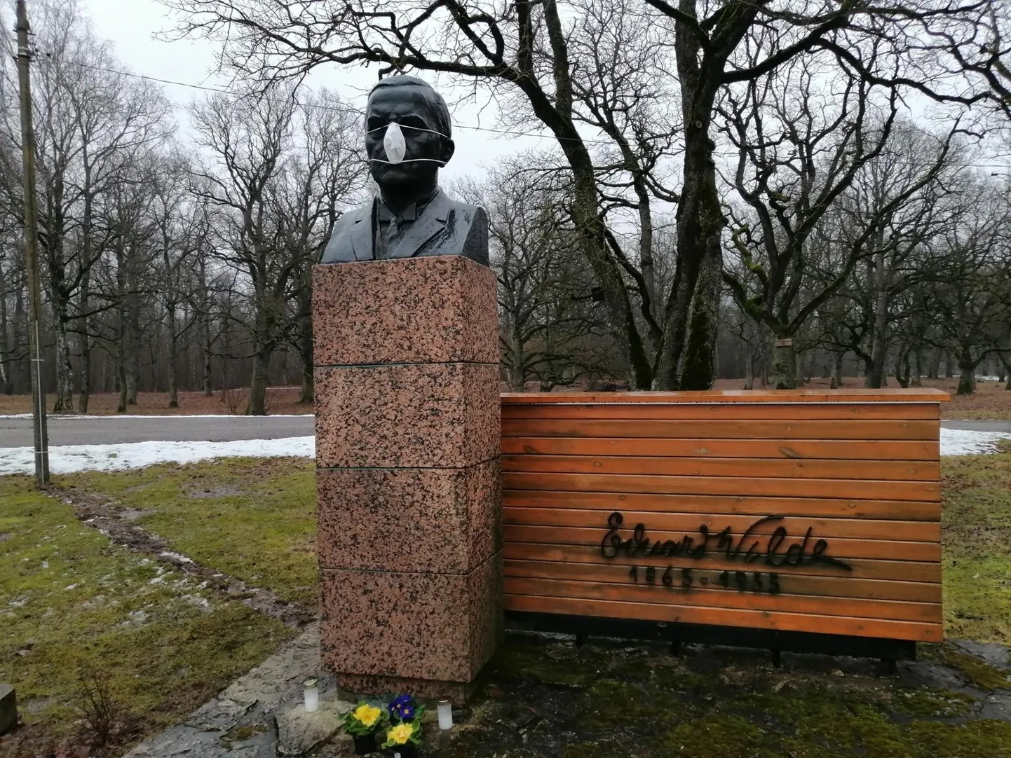 Et jätkuvalt saaks Vilde kirjandusauhinda välja anda, on ka klassiku monument kaitstud haiguste eest.