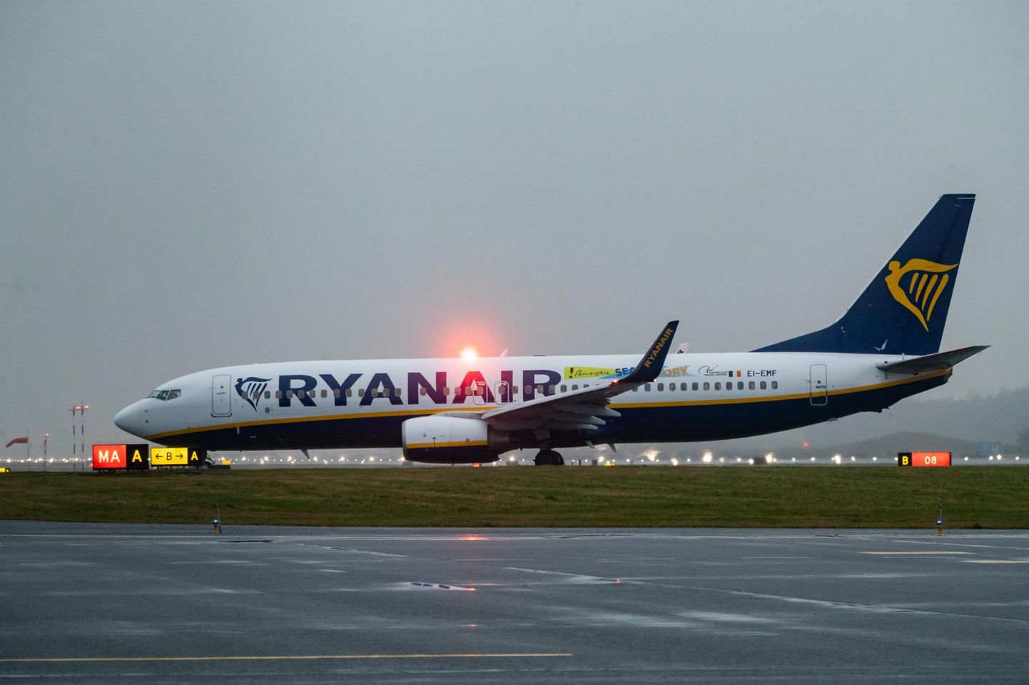 Ryanairi Londoni lennu pardal oli neli eneseisolatsiooni rikkujat.