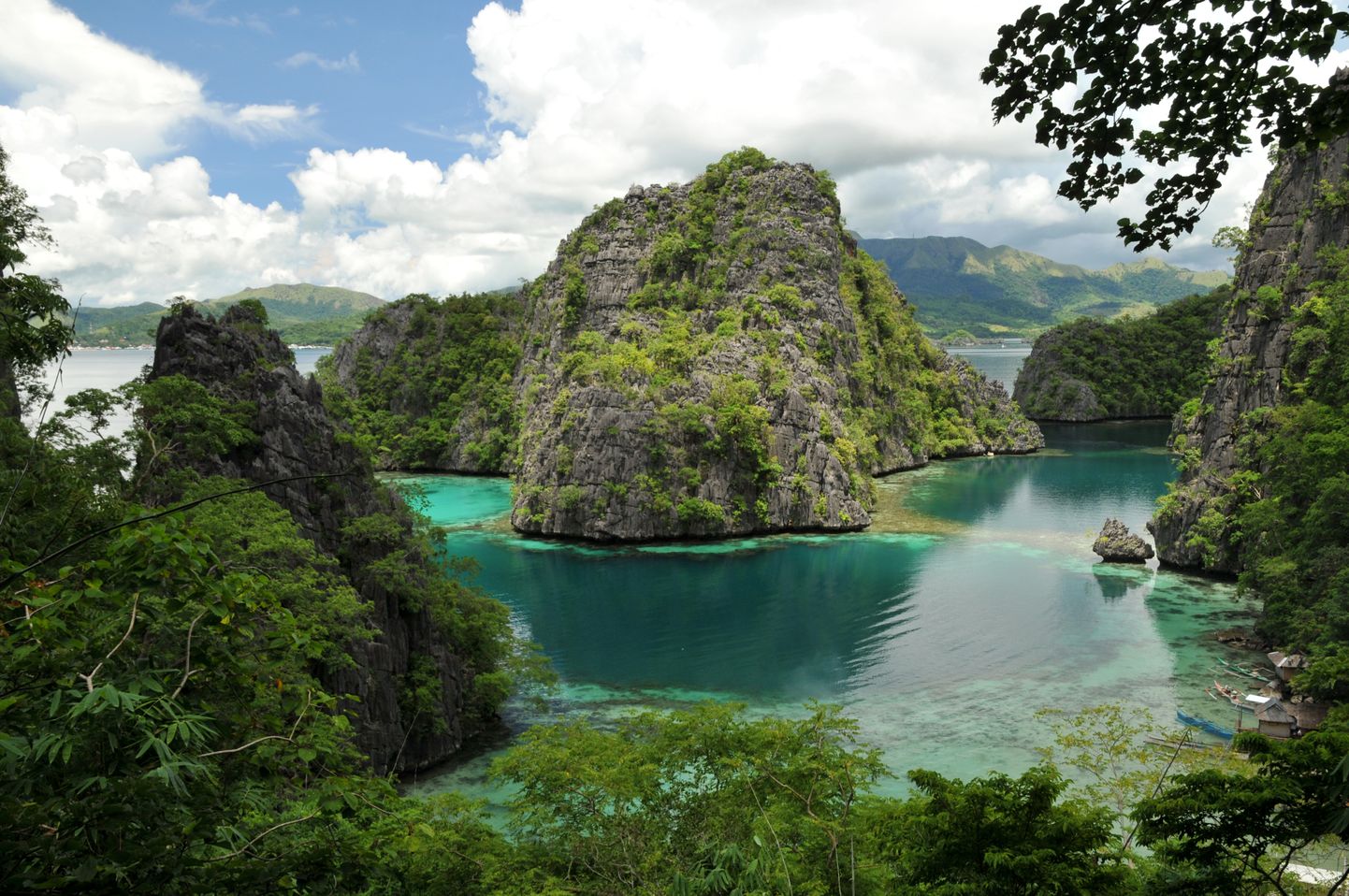 Kayangani järv Filipiinidel