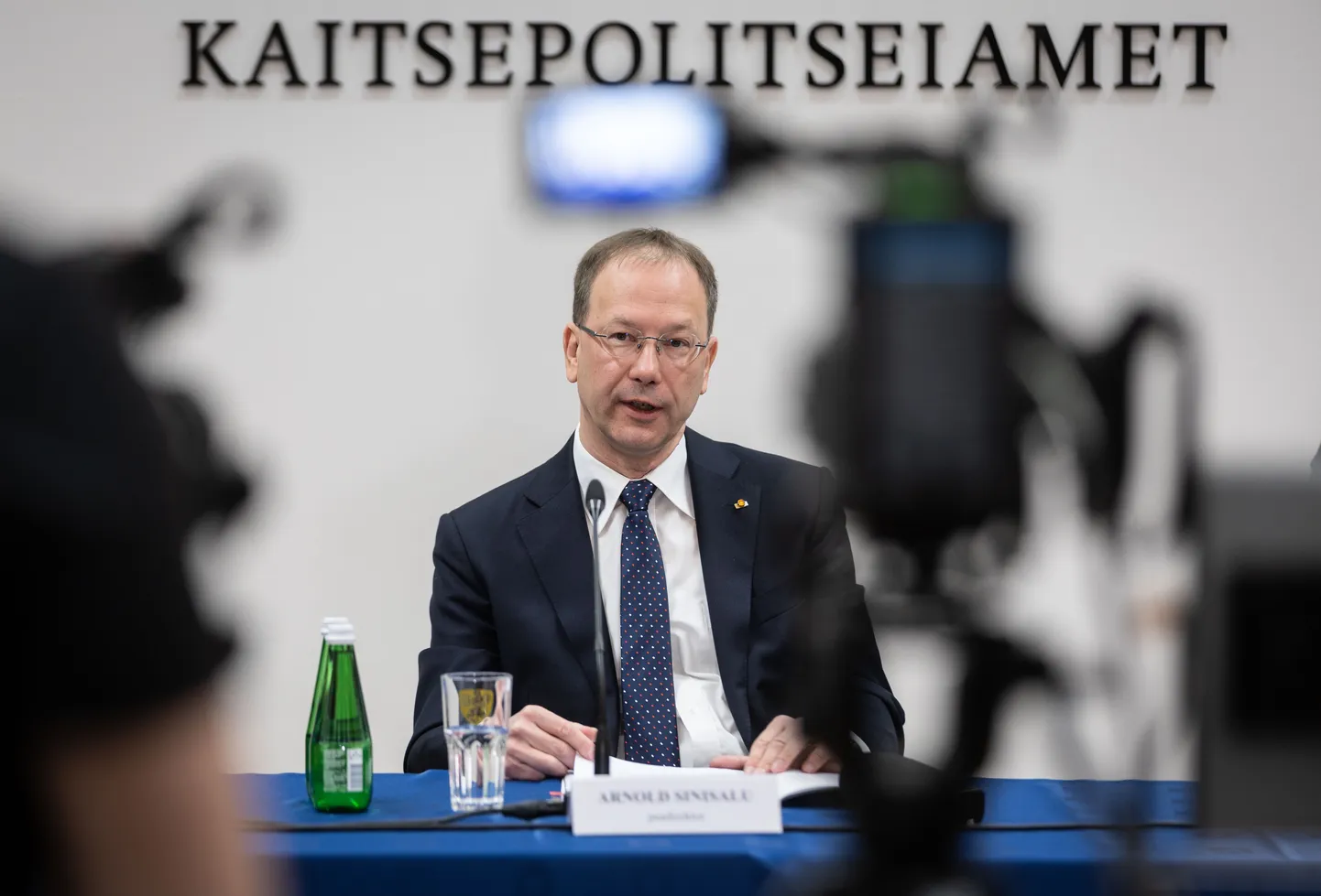 Kaitsepolitsei peadirektor Arnold Sinisalu sõnul on Aivo Petersonile esitatud kahtlustus laiem, kui pelgalt Donbassis käimine.