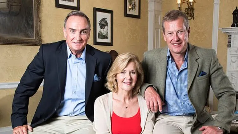 Lord Ivar Mountbatten (paremal), ta endine naine, Lady Penelope Anne Mountbatten ja mehe uus kallim James Coyle