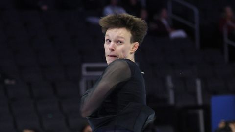 Slabo znanje latvijščine ovira umetnostnega drsalca Kuliša pri pridobitvi državljanstva