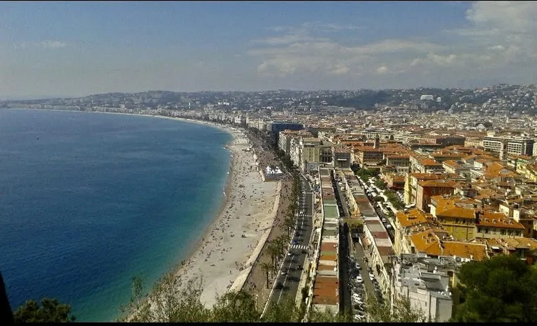 Nice´i rannajoon.