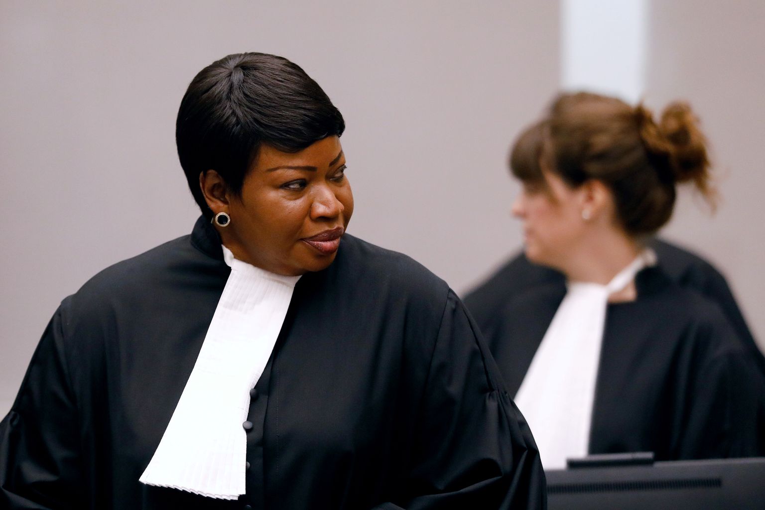 ICC peaprokurör Fatou Bensouda Haagis asuvas kohtus 2018. aasta augustis.