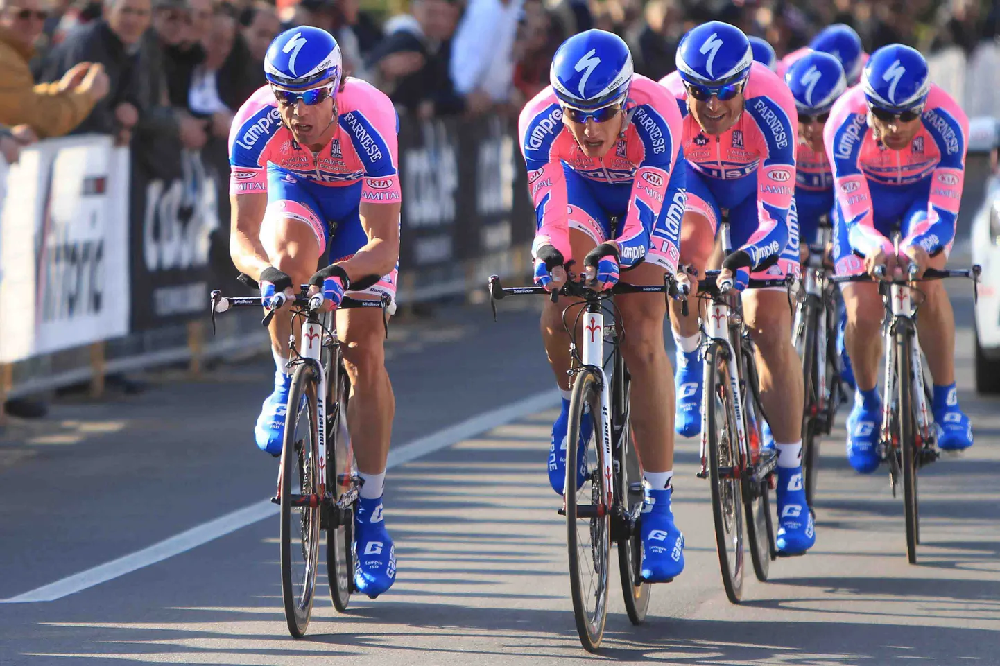 Lampre ratturid.