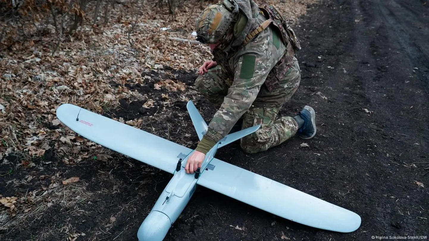 Украинский военный с дроном (фото из архива)