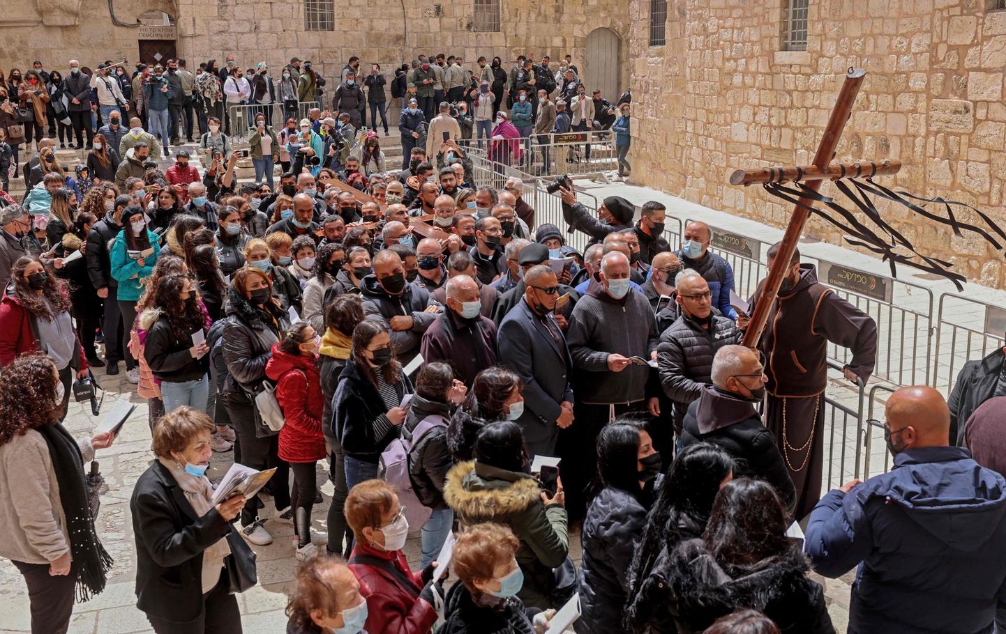 Pildil Jeruusalemma kristlased suurel reedel.