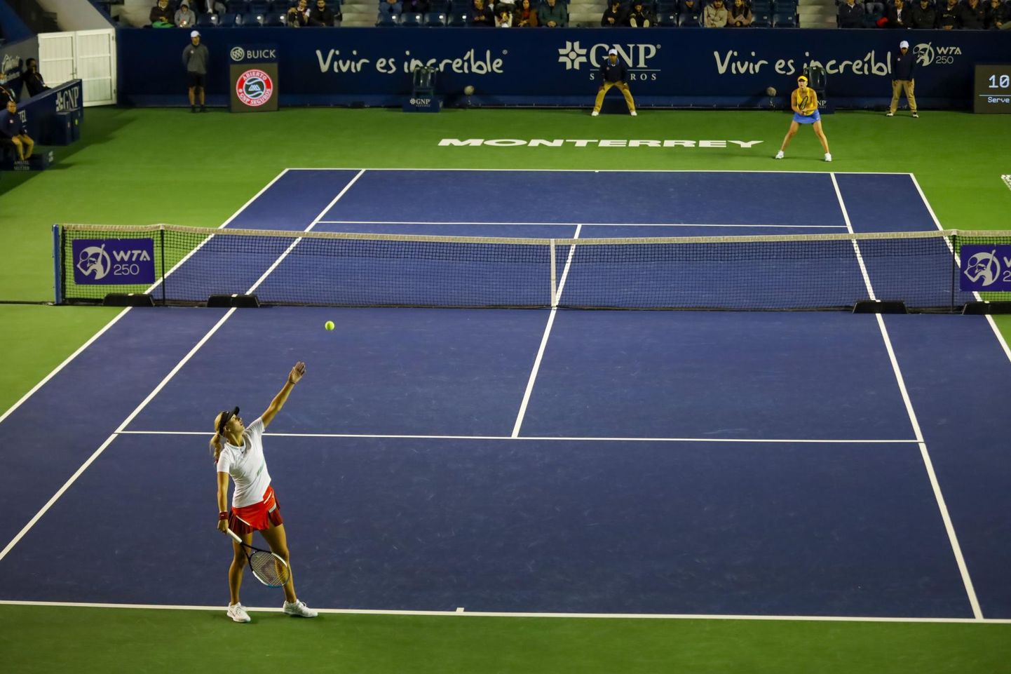 Tennist saavad Venemaa sportlased edasi mängida, tõsi, neutraalses staatuses. Nõnda oli Anastassia Potapovaga (all) nõus mängima ka ukrainlanna Elina Svitolina.