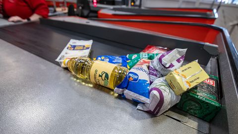 POSTIMEHE OSTUKORV ⟩ Ostukorvide hinnalõhe kärises kuuga suuremaks