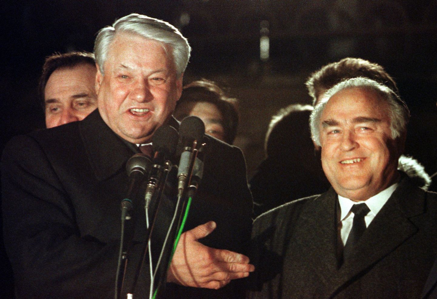 Boriss Jeltsin ja Viktor Tšernomõrdin (paremal) aastal 1993 tehtud fotol.