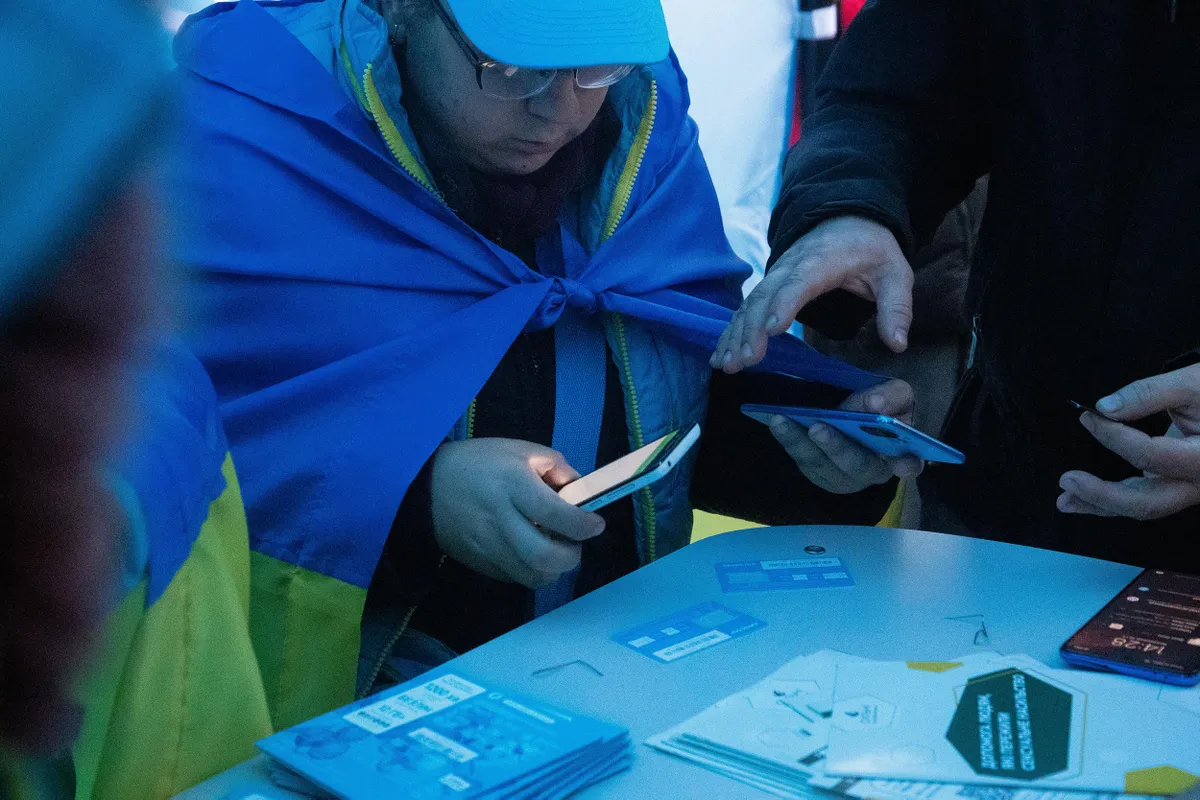 Mobiiltelefonide sim-kaartide tasuta jagamine.