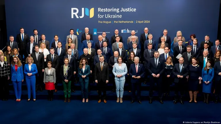 Участники министерской конференции по восстановлению правосудия для Украины