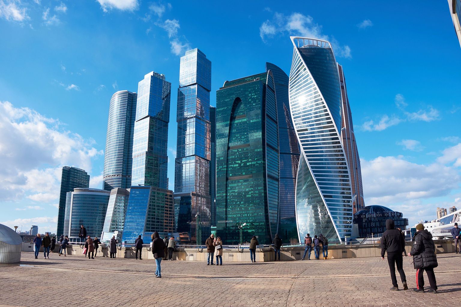 Moskva rahvusvahelises ärikvartalis Москва-Сити on rahavahetuseks avarad võimalused