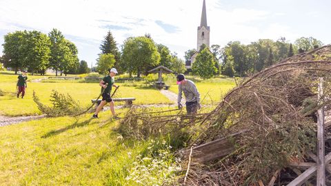 Valitsus tühistas rea noorte töötamisele seatud piiranguid