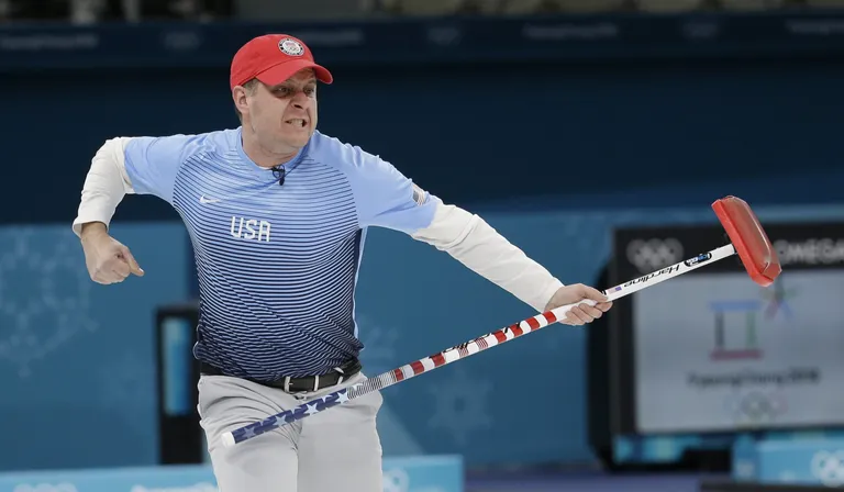 USA meeskonna kapteni John Shusteri emotsioon pärast kaheksanda vooru viimast viset, millega ta tõi meeskonnale viis punkti ja viis nad matši 10:5 juhtima.