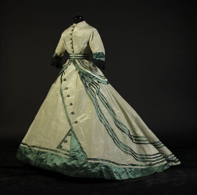 Rohekas taftist vedikuga kleit Euroopa, u 1865. Aleksandr Vassiljevi Fond