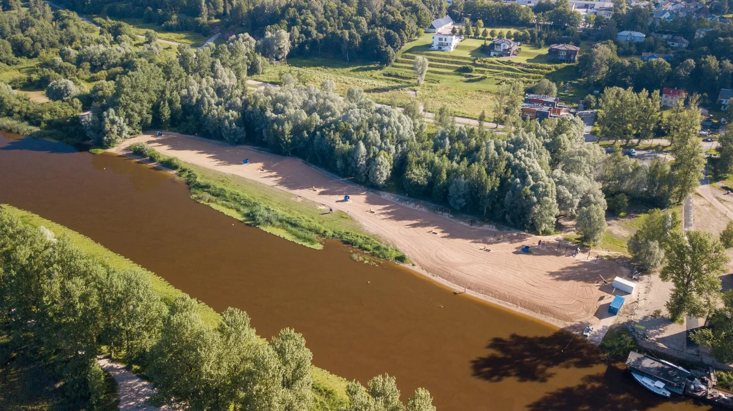 Kui linnavalitsus leiab raha, näeb praegu tühi linnaujula ehk juba tuleva aasta suvel hoopis teistsugune välja.