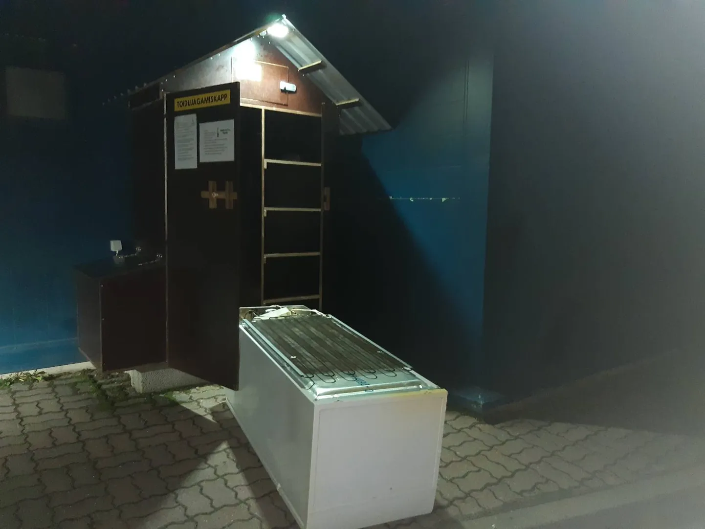 Selline vaatepilt avanes Annelinnas toidujagamiskapi juures teisipäeva õhtul.