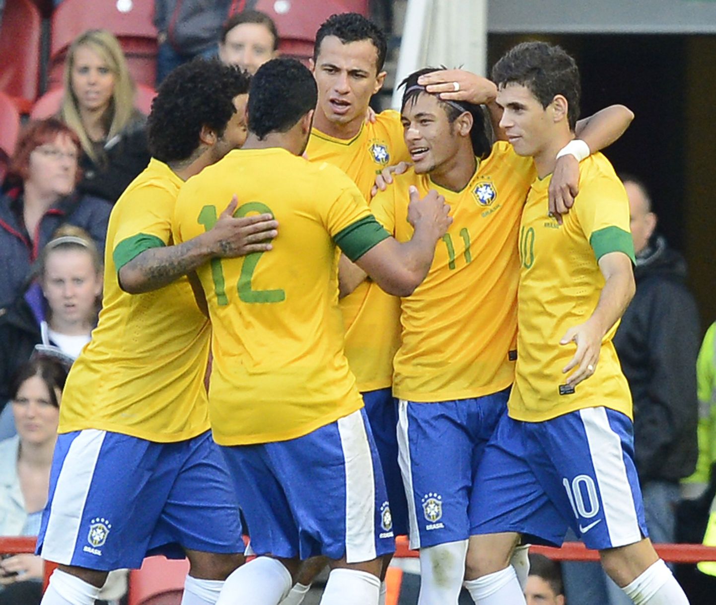 Brasiilia jalgpalli meeste olümpiakoondis, keskel Neymar (nr 11).