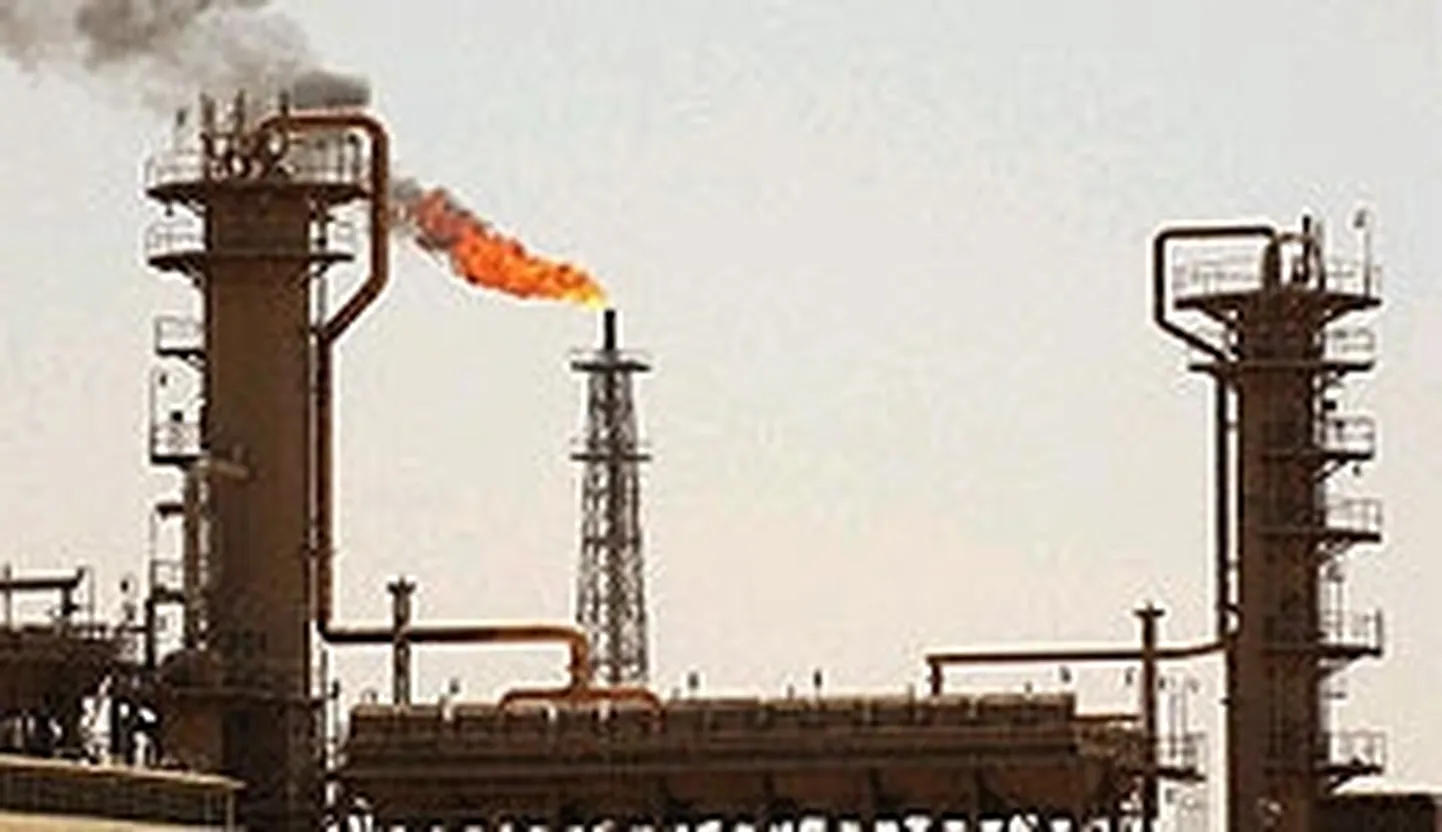 Naftas pārstrādes rūpnīca. Ilustratīvs attēls
