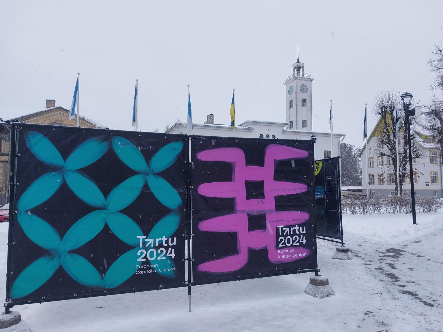 2024. aasta Euroopa kultuuripealinn Tartu saatis oma põhiprogrammi esimest osa tutvustava näituse reisile mööda Lõuna-Eestit.