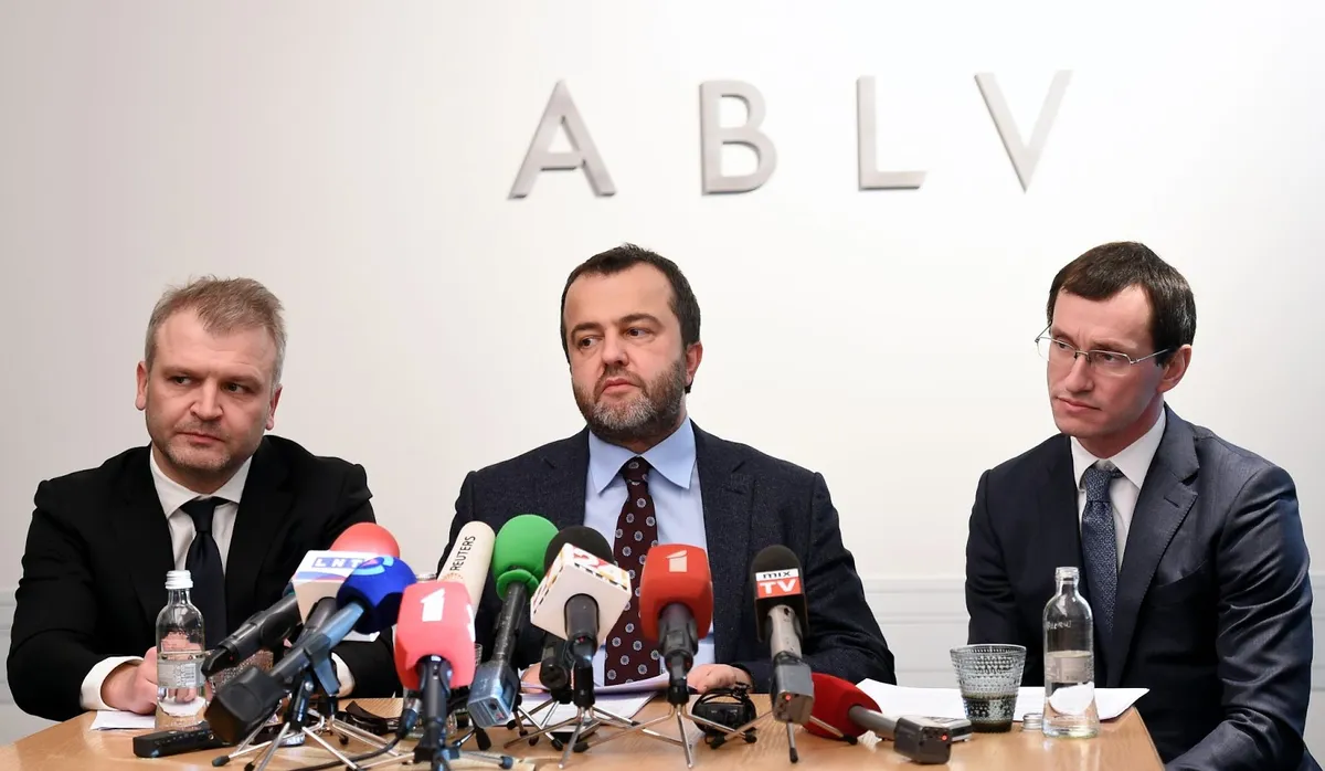 2018.gada februāra beigās ABLV vadība (Bernis vidū) paziņo par gaidāmo bankas pašlikvidāciju