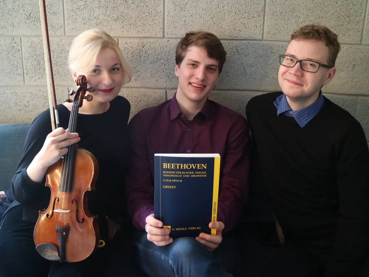 Klassikatähed tšellist Marcel Johannes Kits, viiuldaja Katariina Maria Kits ja pianist Sten Heinoja.