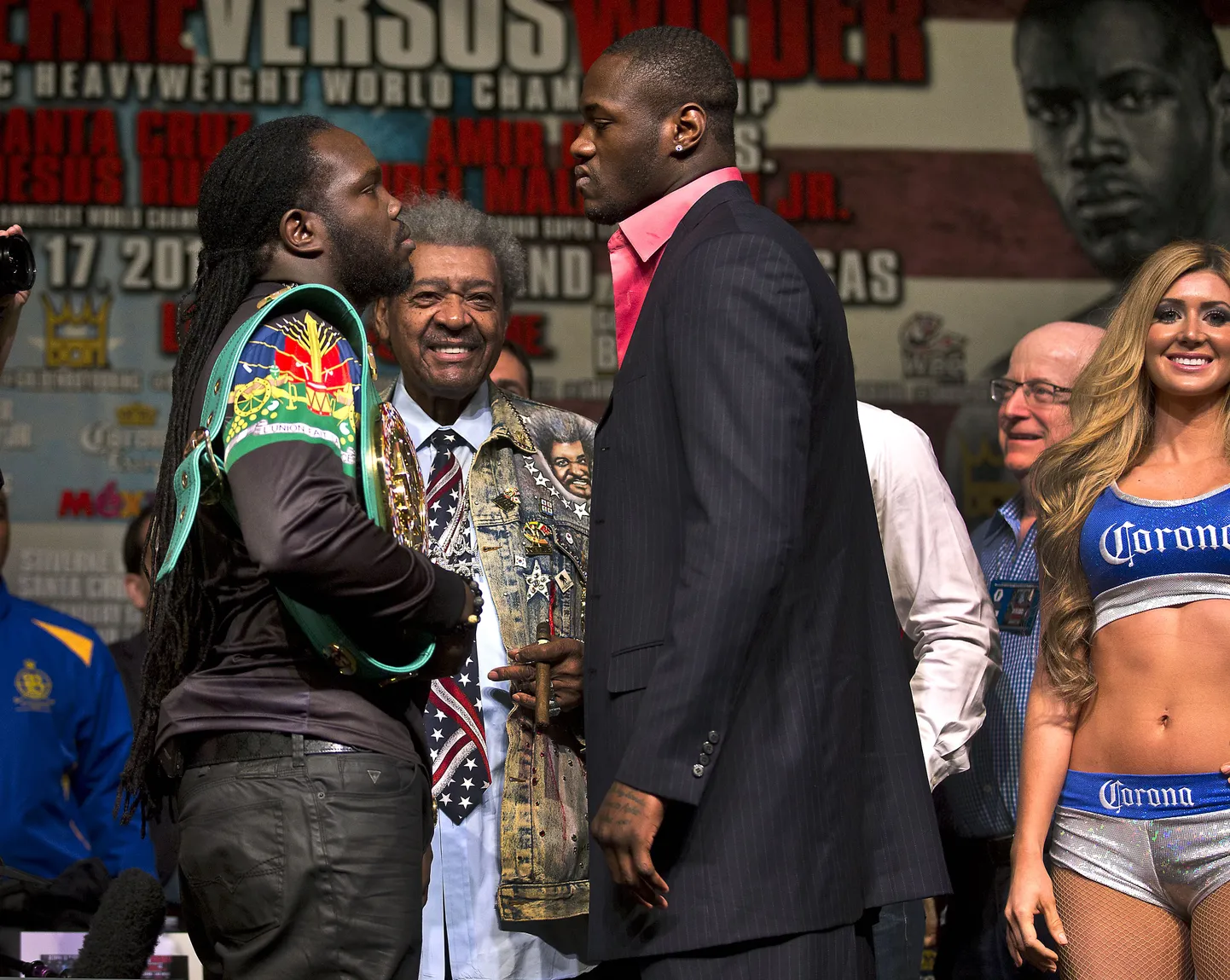 Bermane Stiverne (vasakul) ja Deontay Wilder.