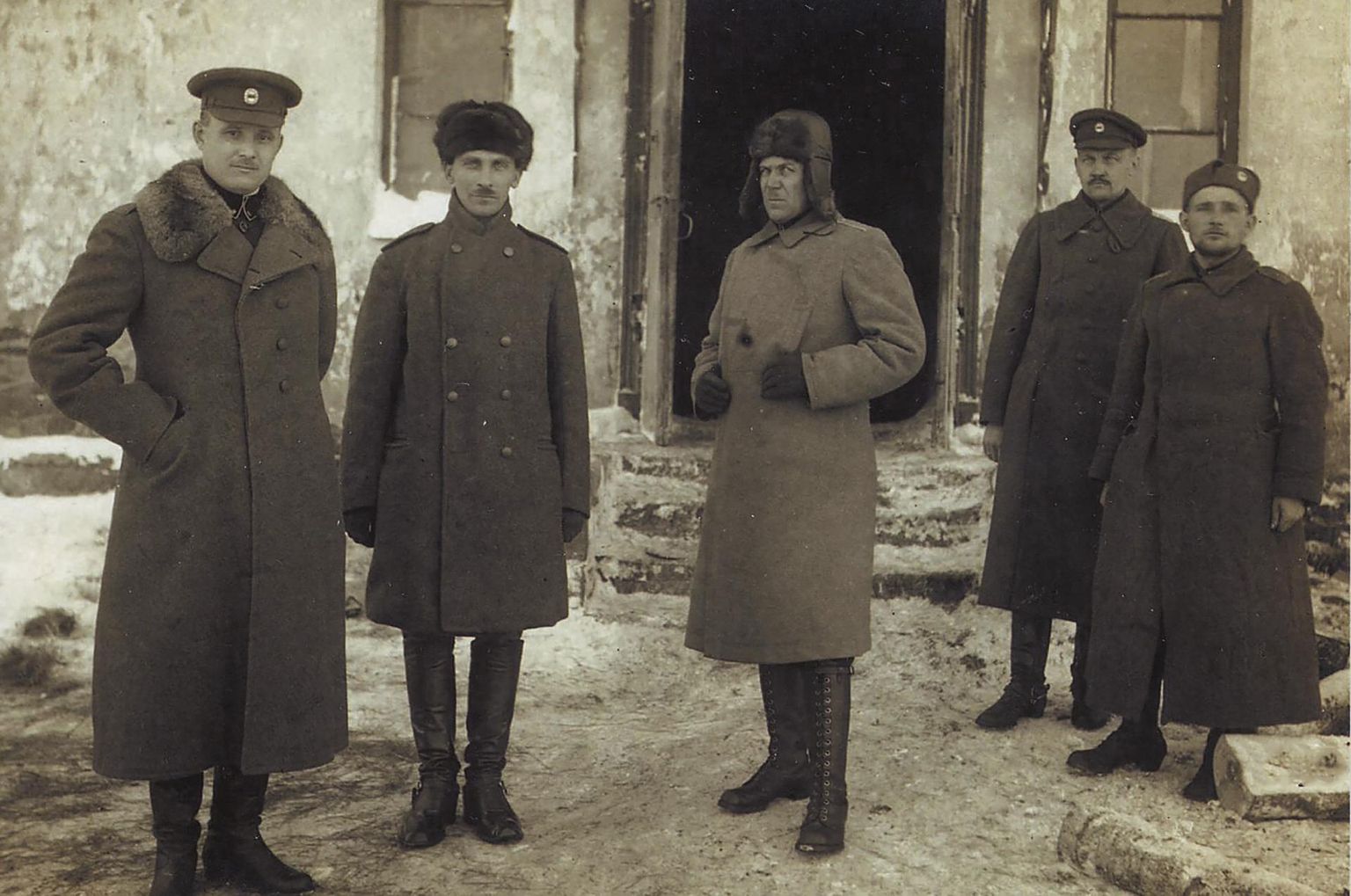 Sõjavägede ülemjuhataja Narvas 24. detsembril 1919. (Vasakult) Johan Laidoner, 9. jalaväepolgu ülem Johan Schmidt ja 1. diviisi ülem kindralmajor Aleksander Tõnisson.