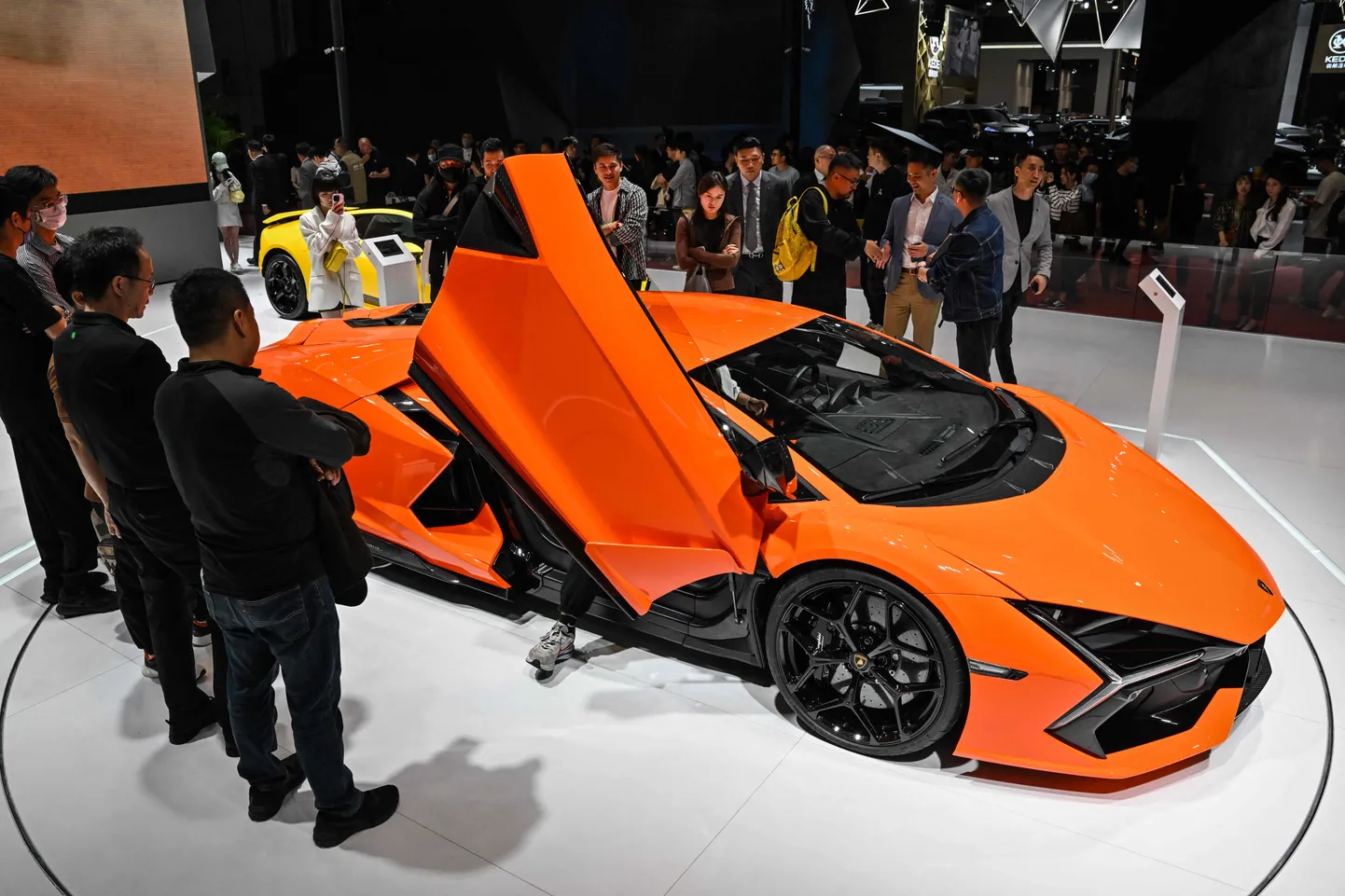 Lamborghini Revuelto