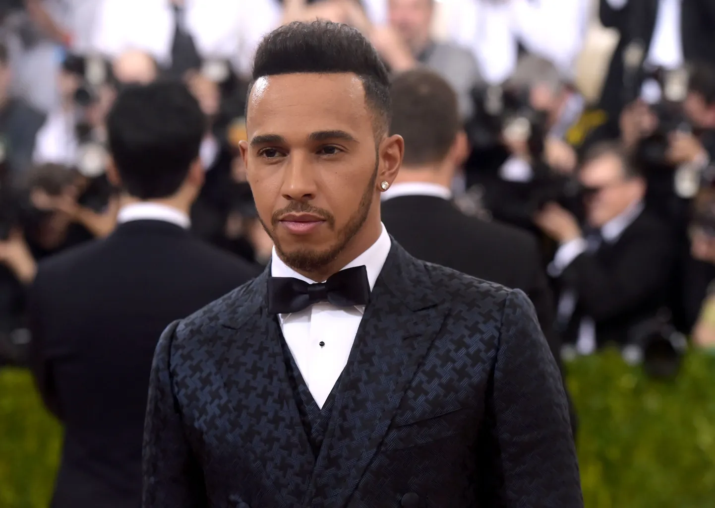 Lewis Hamilton veetmas vaba aega ehk saabumas ühele New Yorgi moegaalale.