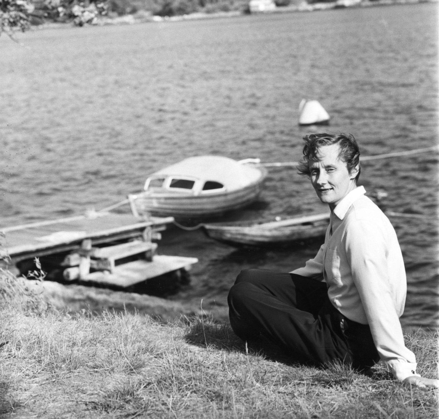Astrid Lindgren Furusundis oma suvila juures 1959. aastal.