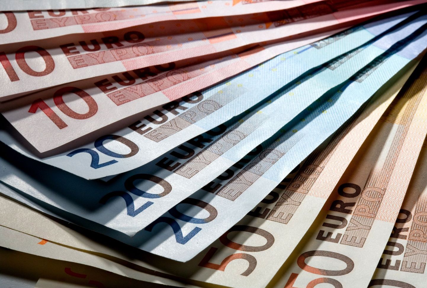 Банкноты евро.