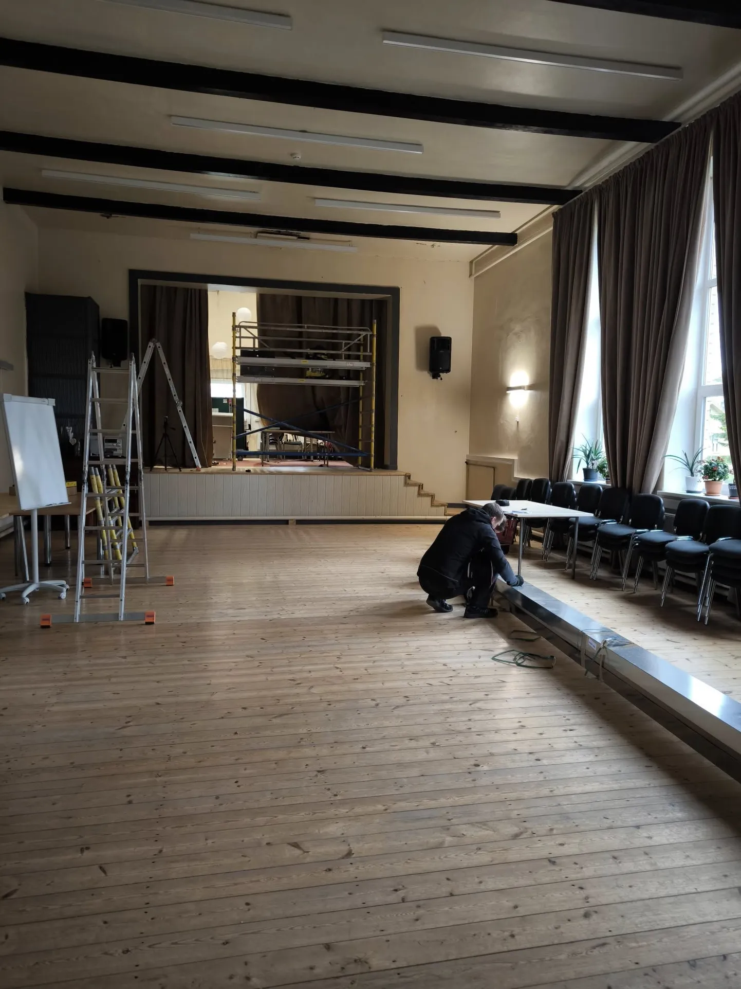 Mootoriga kinolina võimaldab edaspidi näidata Taikse seltsimajas filme.
