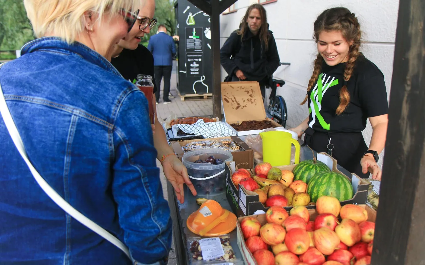 Tartu turuhoone toidujagamiskapi avamise üritus.