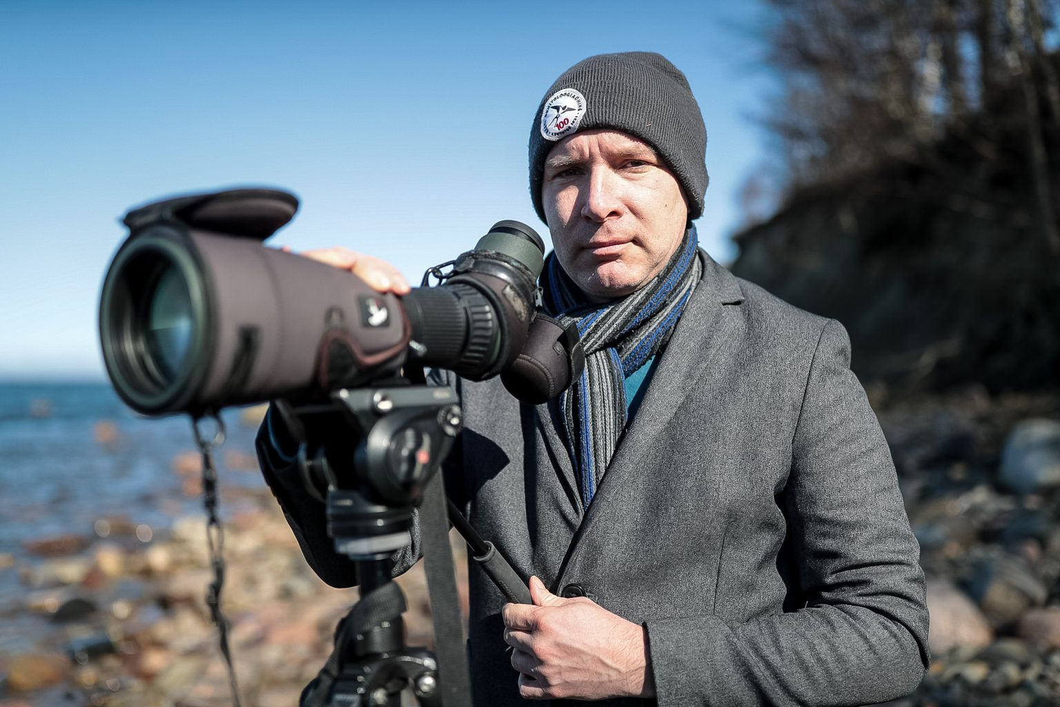 Каарел Выханду, a bird scientist and head of the Estonian Ornithological Society, confirms that he is not against the gas terminal in principle, but still considers it necessary to assess its environmental impact.