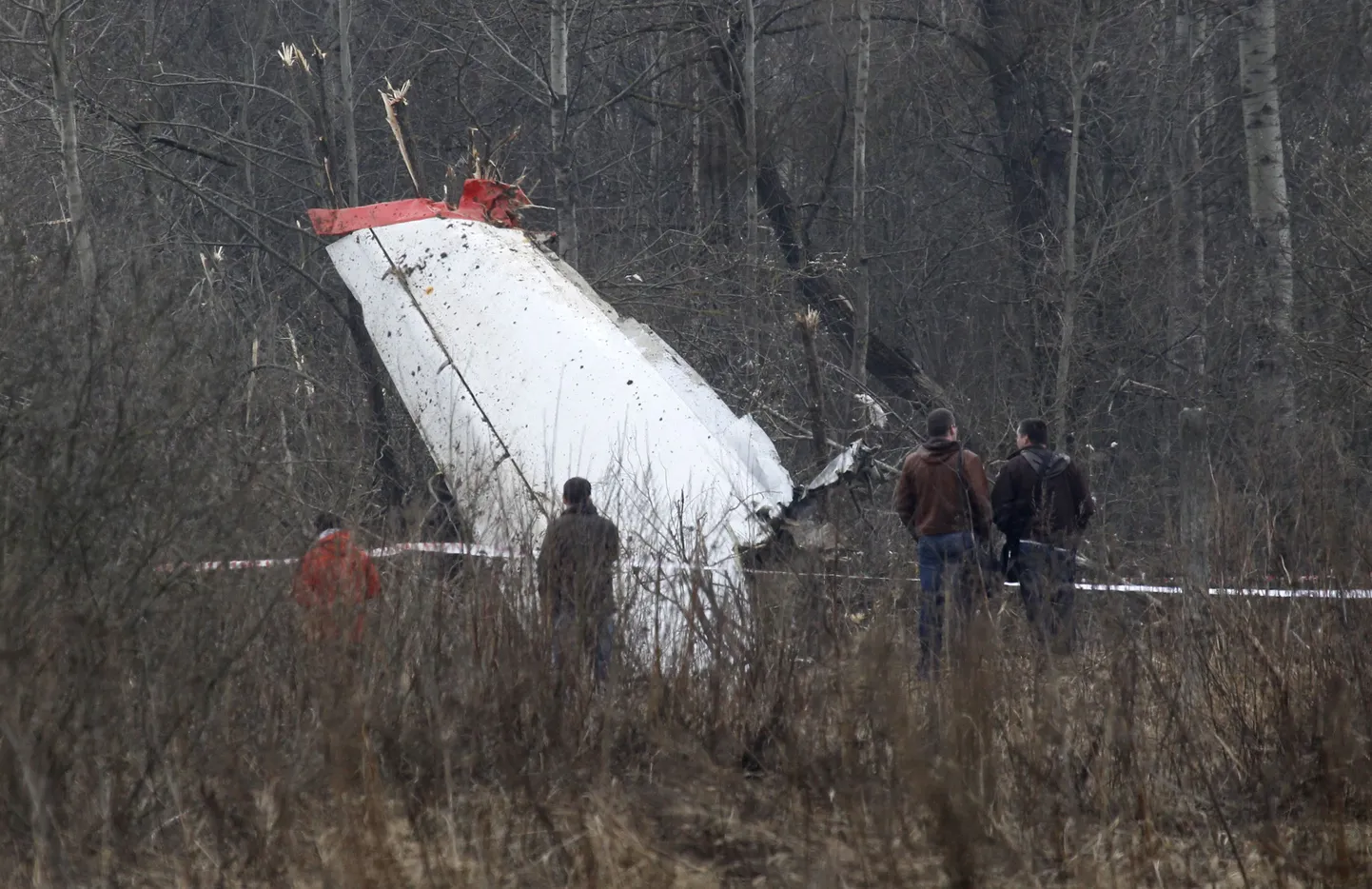 Вид на место крушения польского Ту-154 под Смоленском.