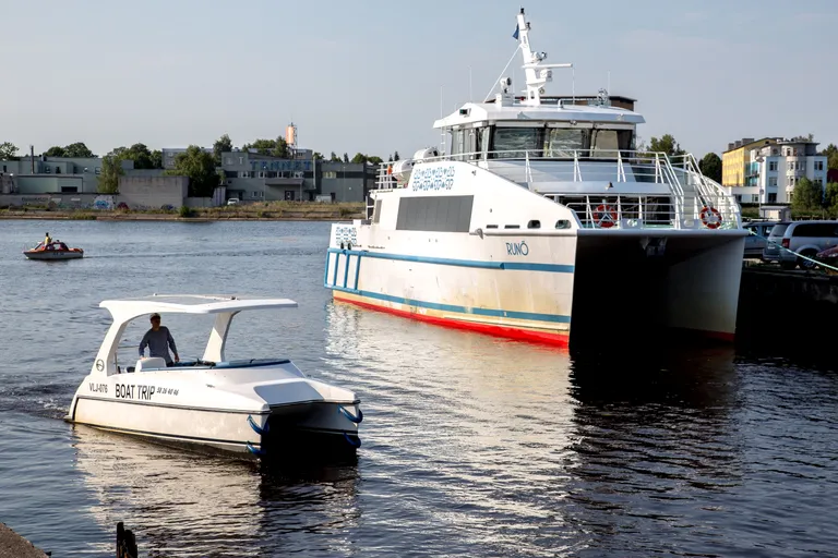Ruhnu põhiline ühendus muu maailmaga. FOTO: URMAS LUIK/PÄRNU POSTIMEES/SCANPIX